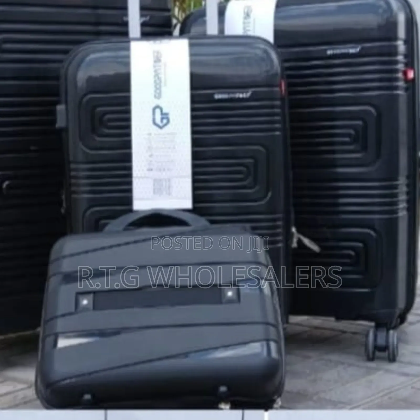 Mini Rubber Suitcase – Tough, Lightweight Travel-Ready