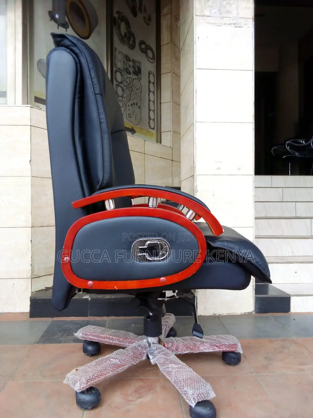 Executive Director's Reclining Office Desk Seat