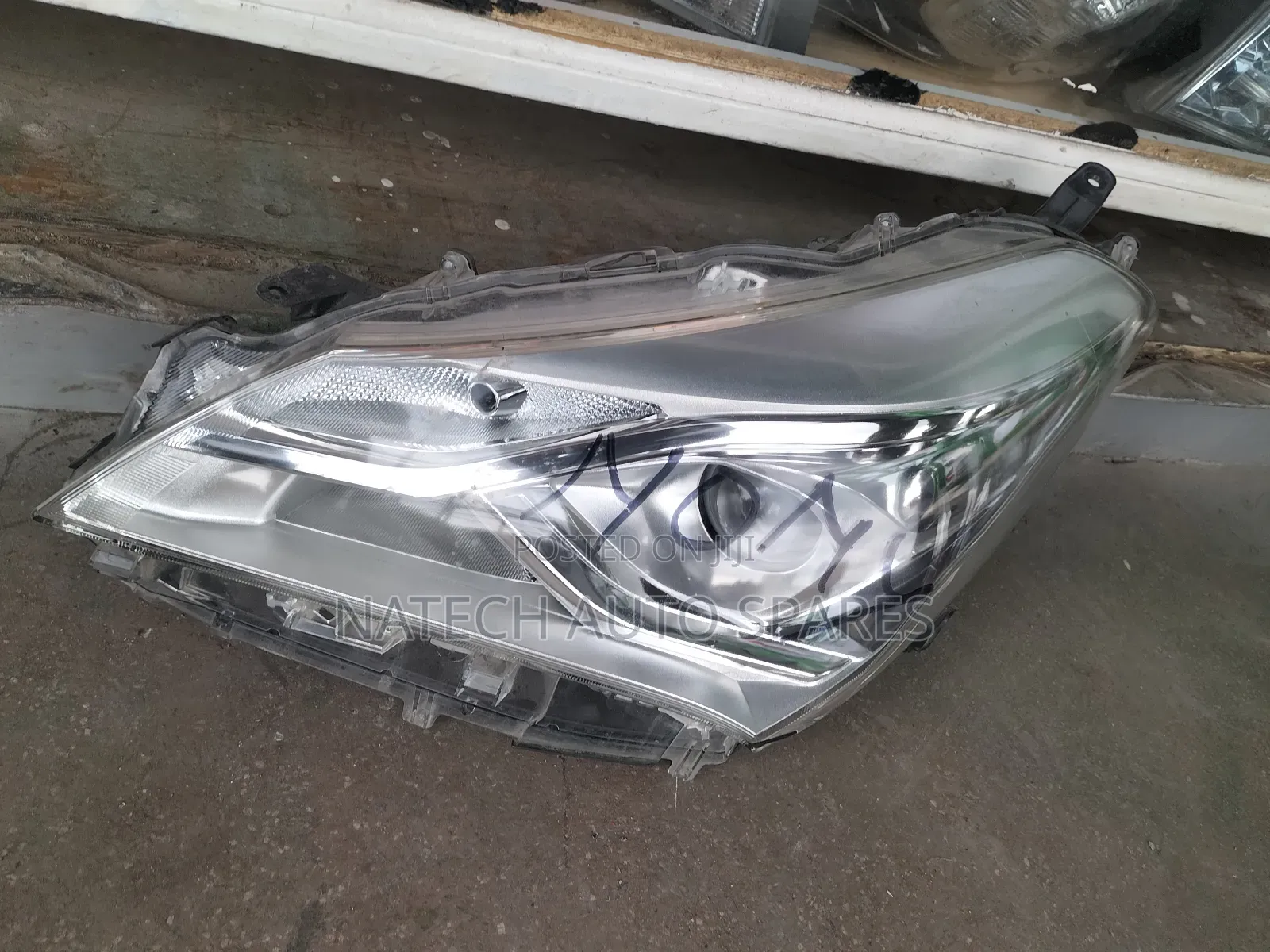 Toyota Vitz 302 Headlight