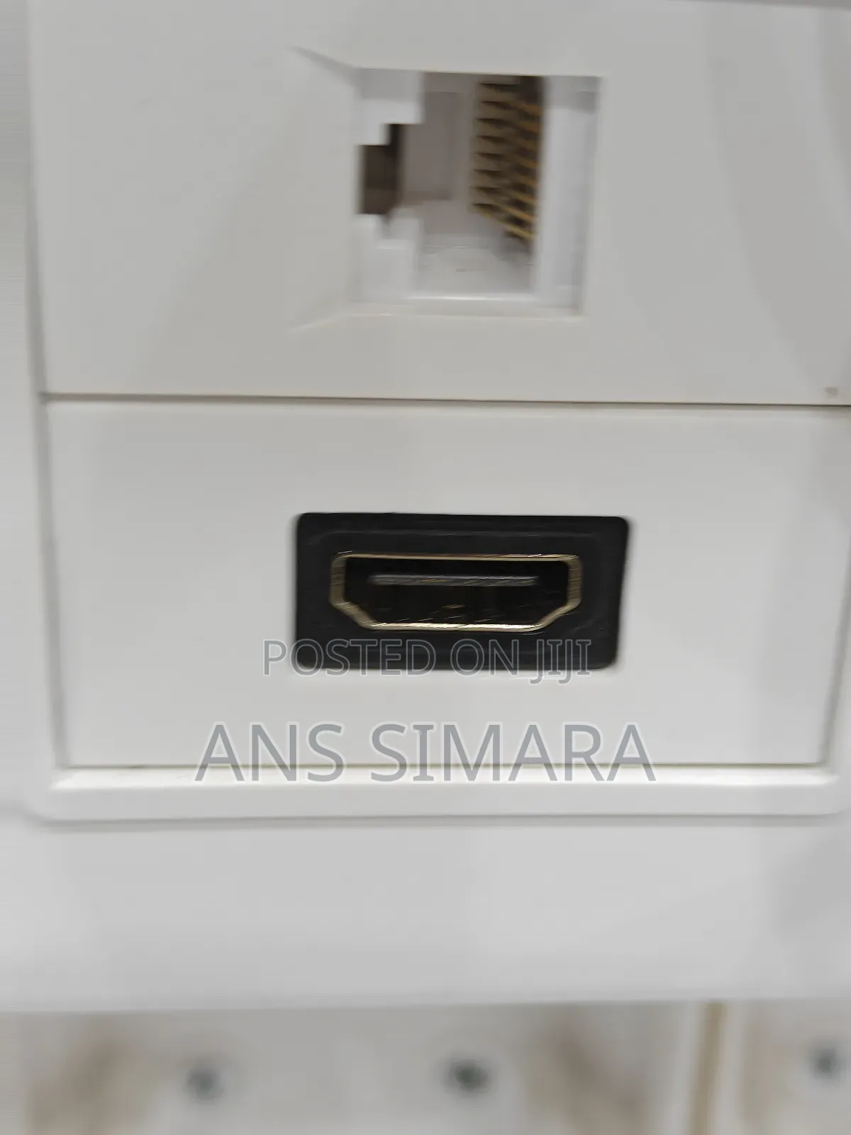 Wall Mount Face Plate Featuring Both an Hdmi Port and an Rj45