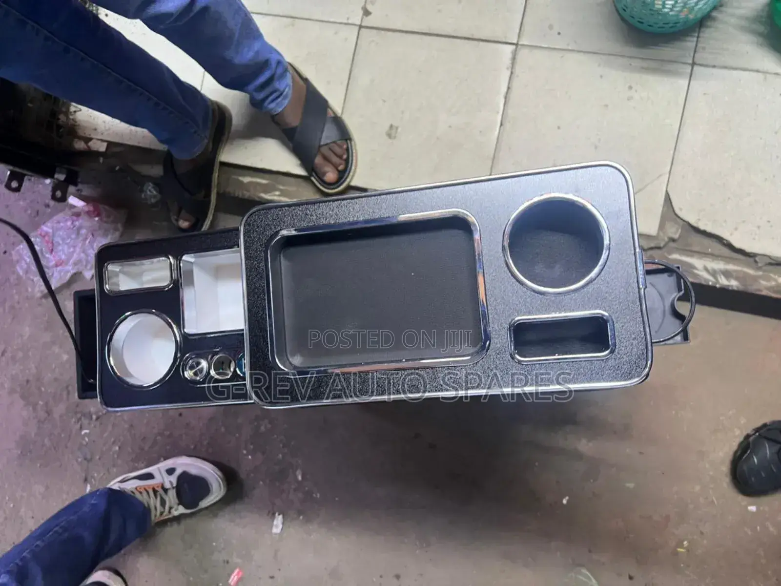 Noah, Voxy  Spacio Sienta Armrest