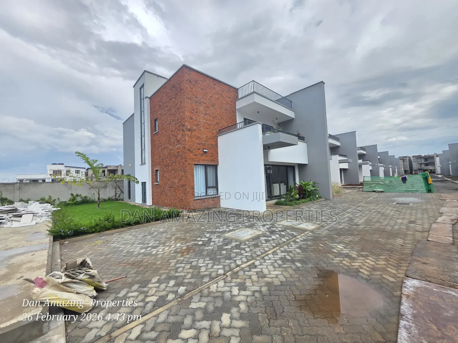 4bdrm Townhouse/Terrace in Langata Plus Dsq, Phenom Estate for sale