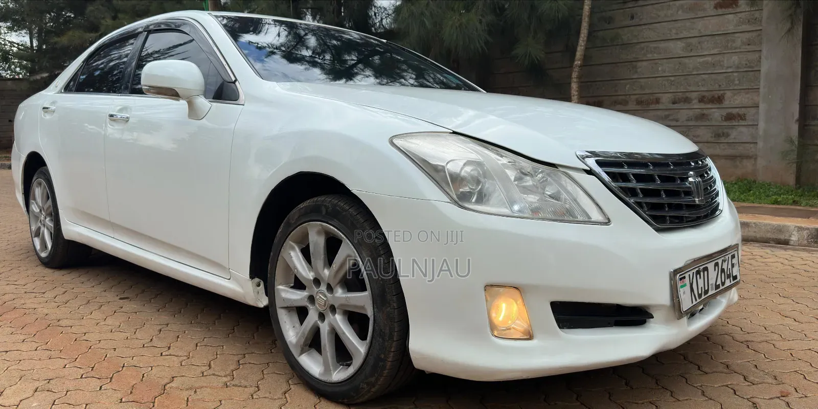 Toyota Crown 2009 White