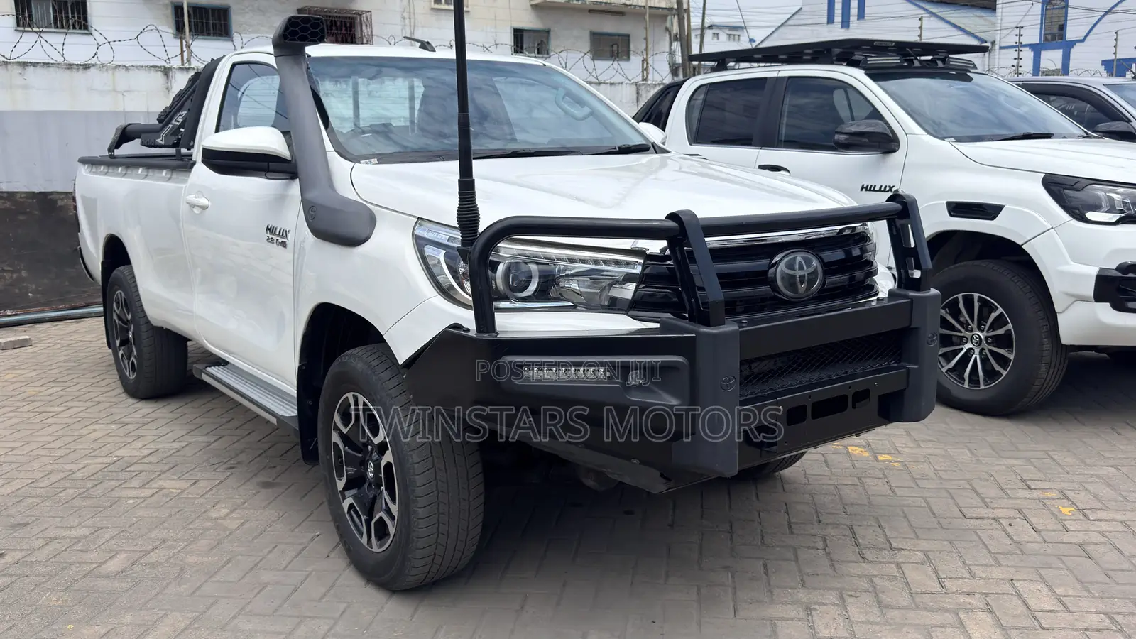 Toyota Hilux Rugged 4x4 2019 White