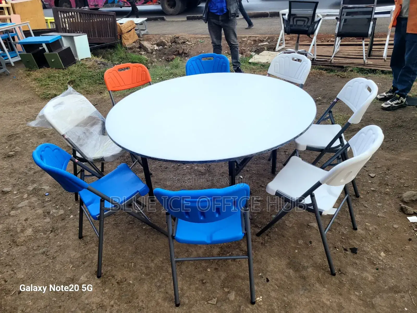 Round Event Table With Foldable Chair