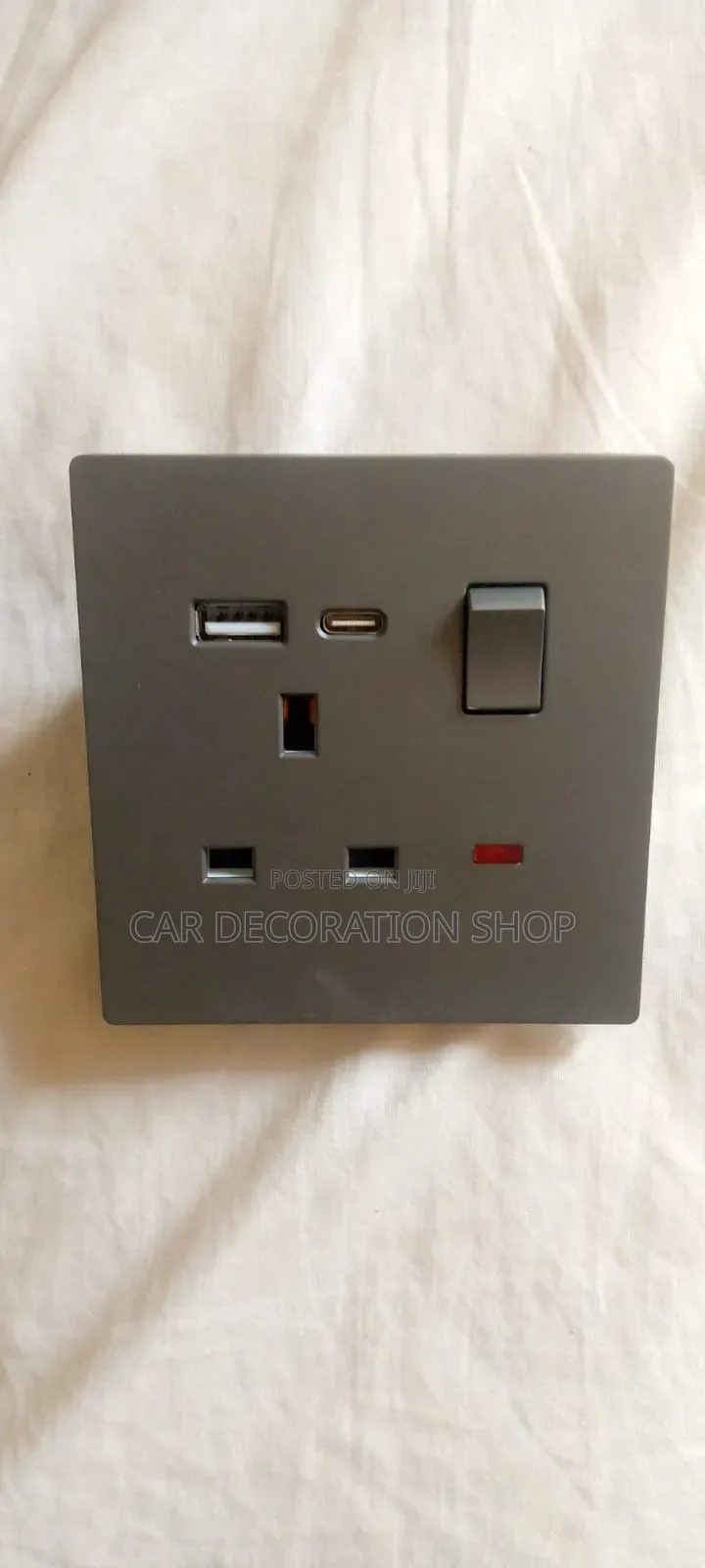 Wall Single Socket With Phone Charging Ports