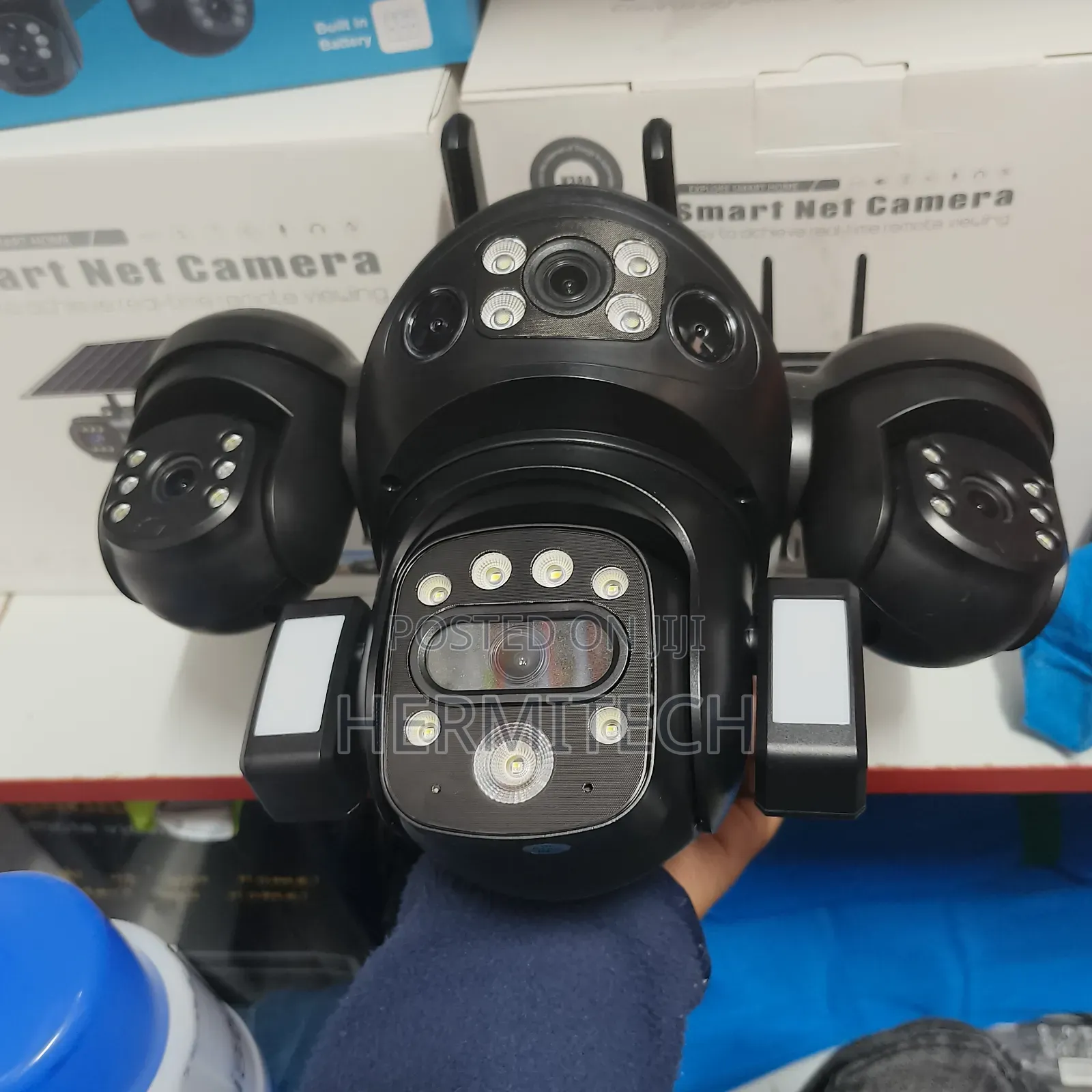 High Quality Resolution 4 Lens Dual Panel Solar Powered CCTV