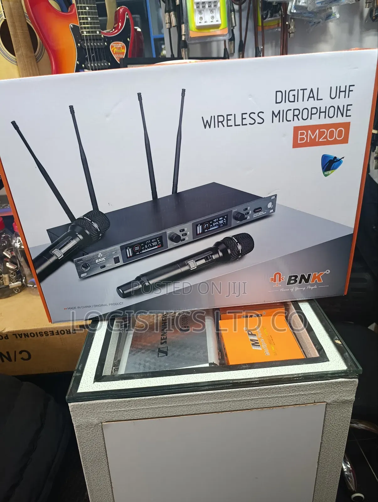 BNK Bm200 Wireless Microphone 250m Distance