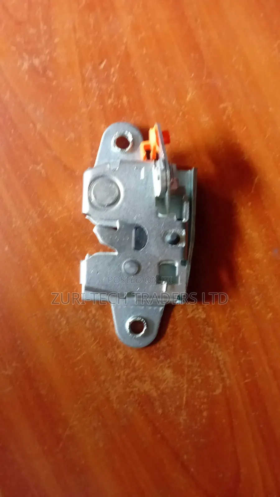 Hilux  Vigo Boot Lock