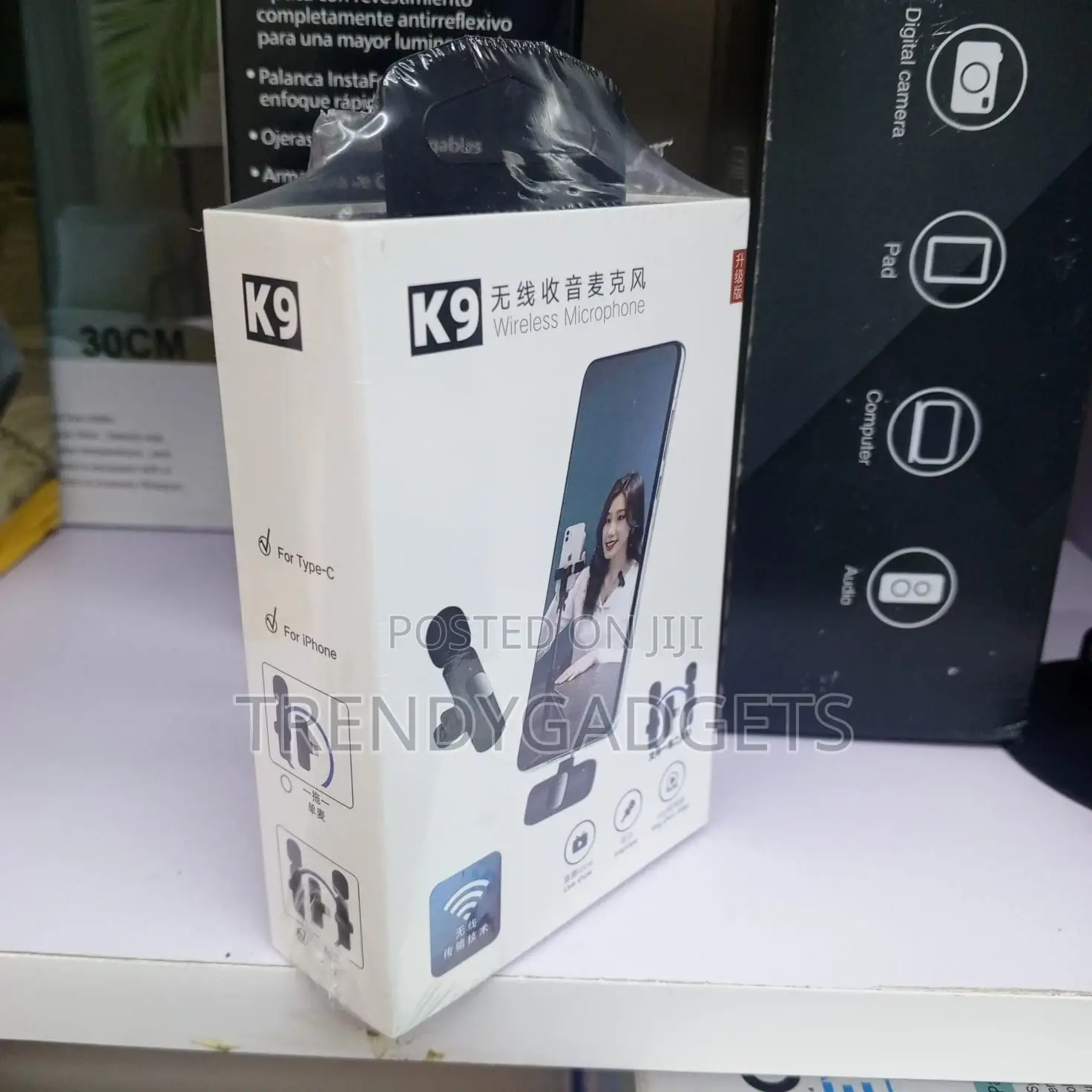 Clip-on Wireless Microphone for Live Streaming