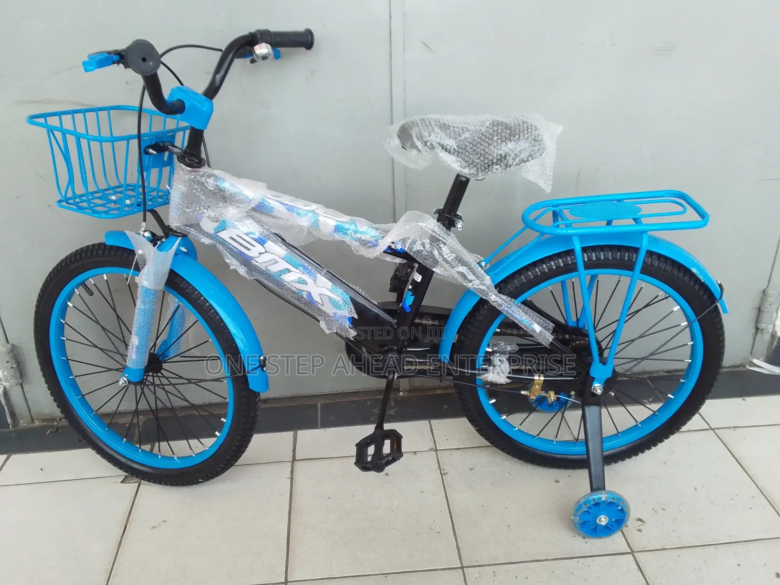 Upto 12yrs Kids Bike With Training Wheels