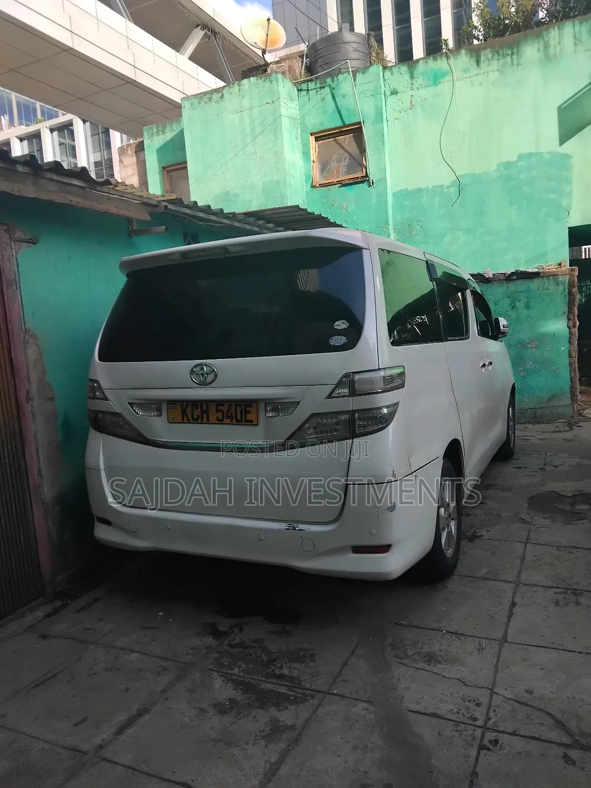 Toyota Vellfire 2010 White