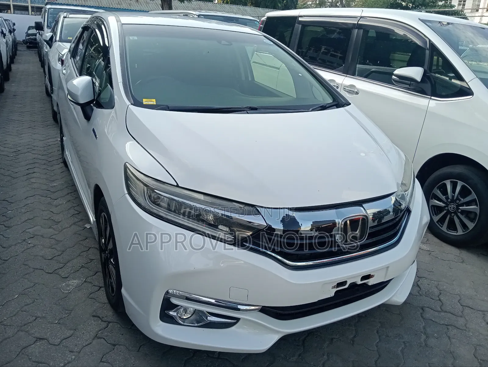 Honda Fit Shuttle 2019 White