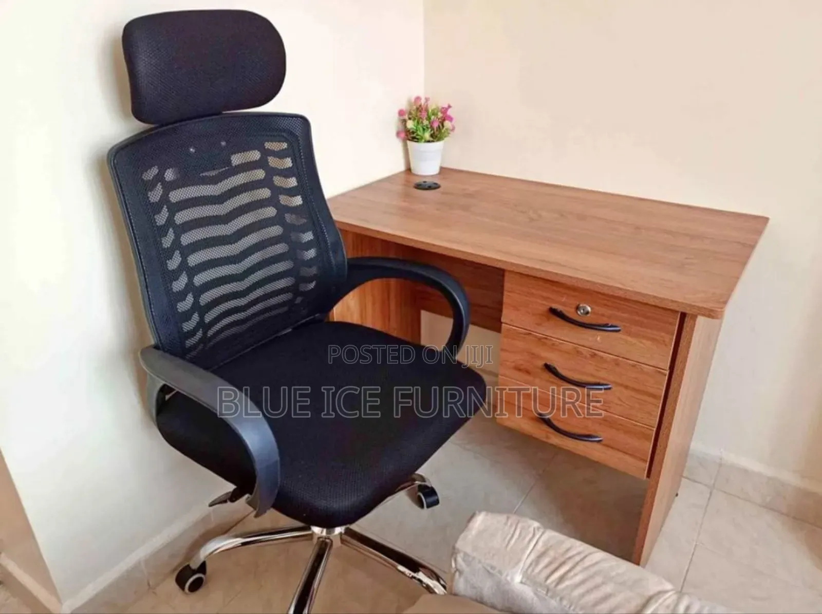 Best Office Desk With Swivel Headrest Office Chairs