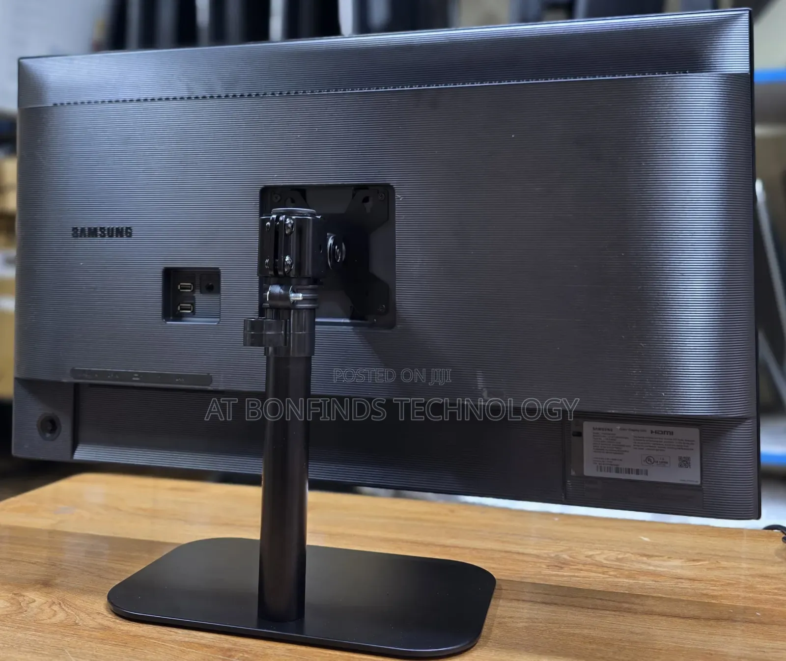 Samsung Lf32tu87
32 Inch Monitor
Type C 90w Power Delivery