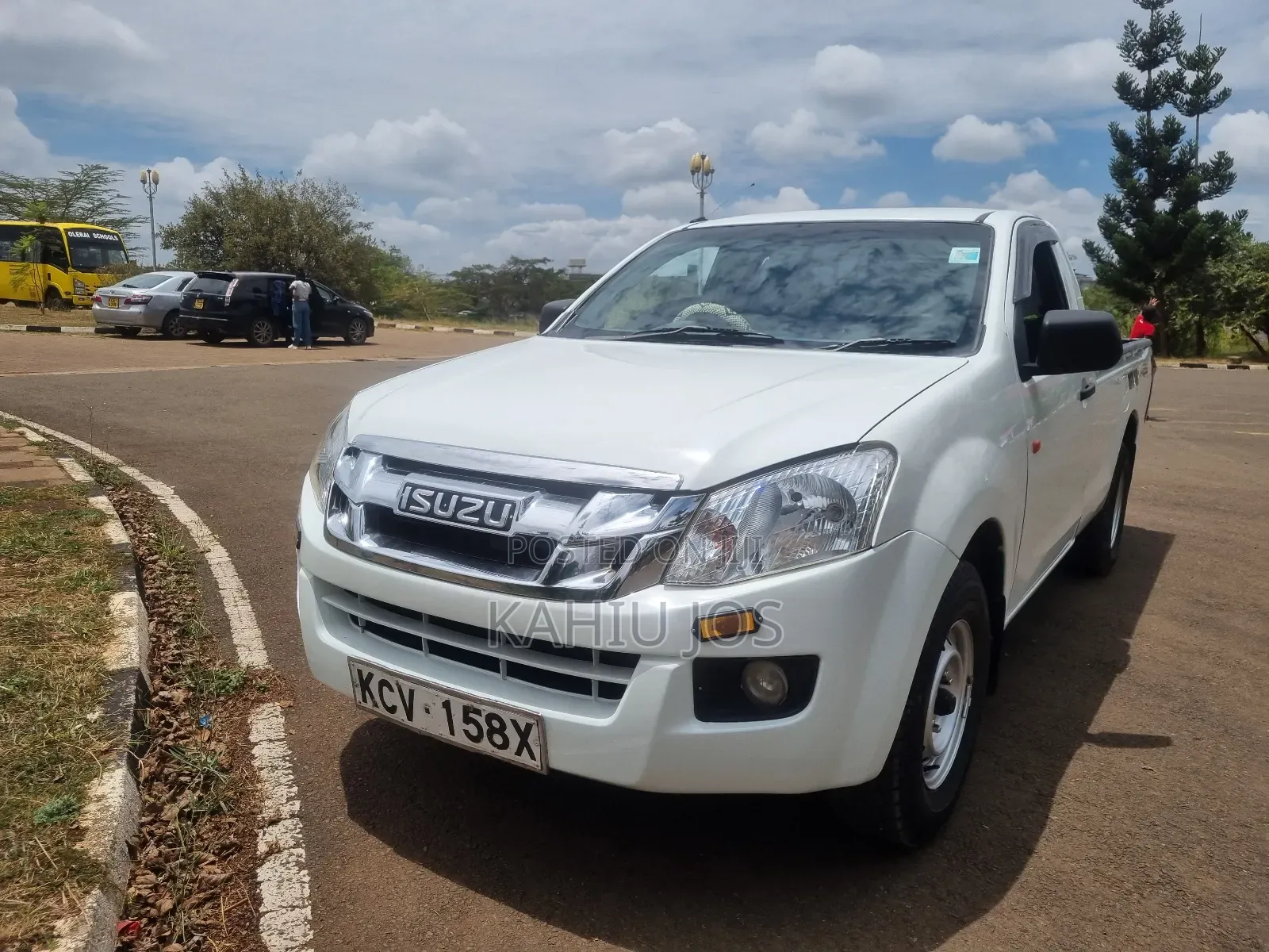 Isuzu D-MAX 2012 White