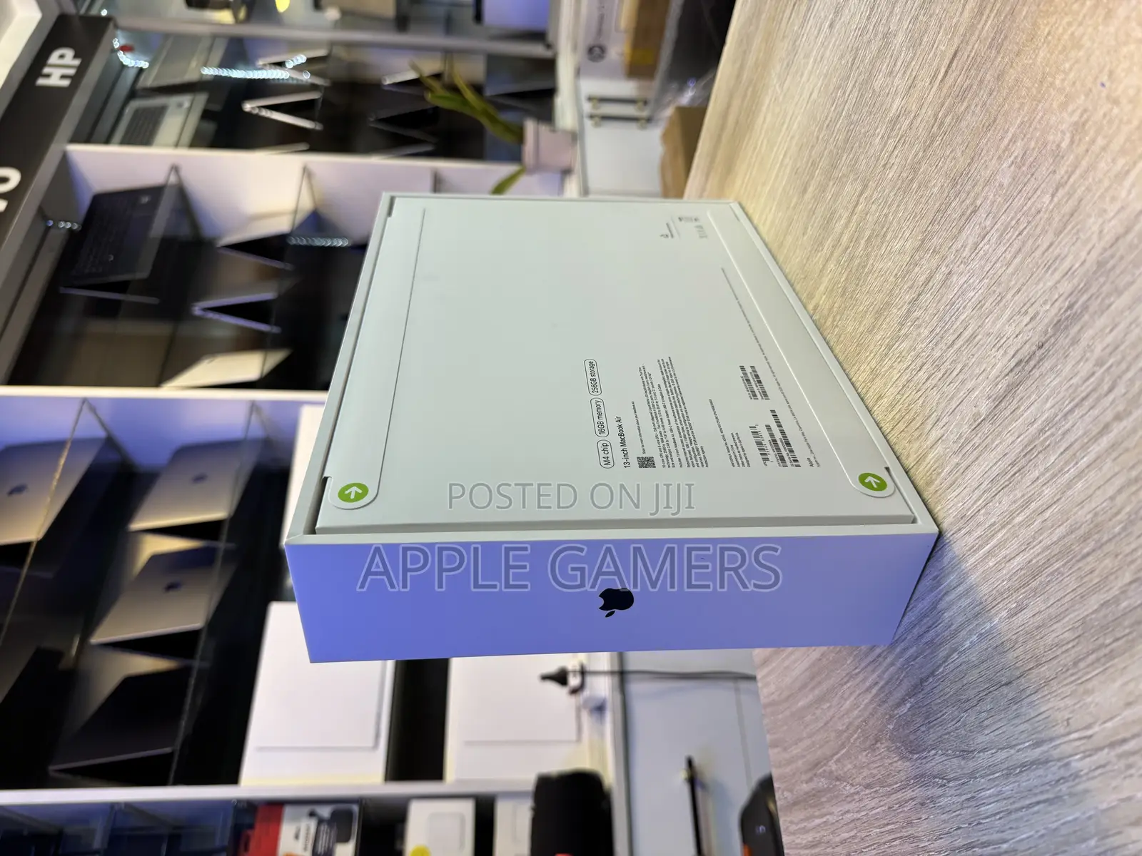 New Laptop Apple MacBook Air 2025 M4 13-inch 16GB Apple M4 SSD 512GB