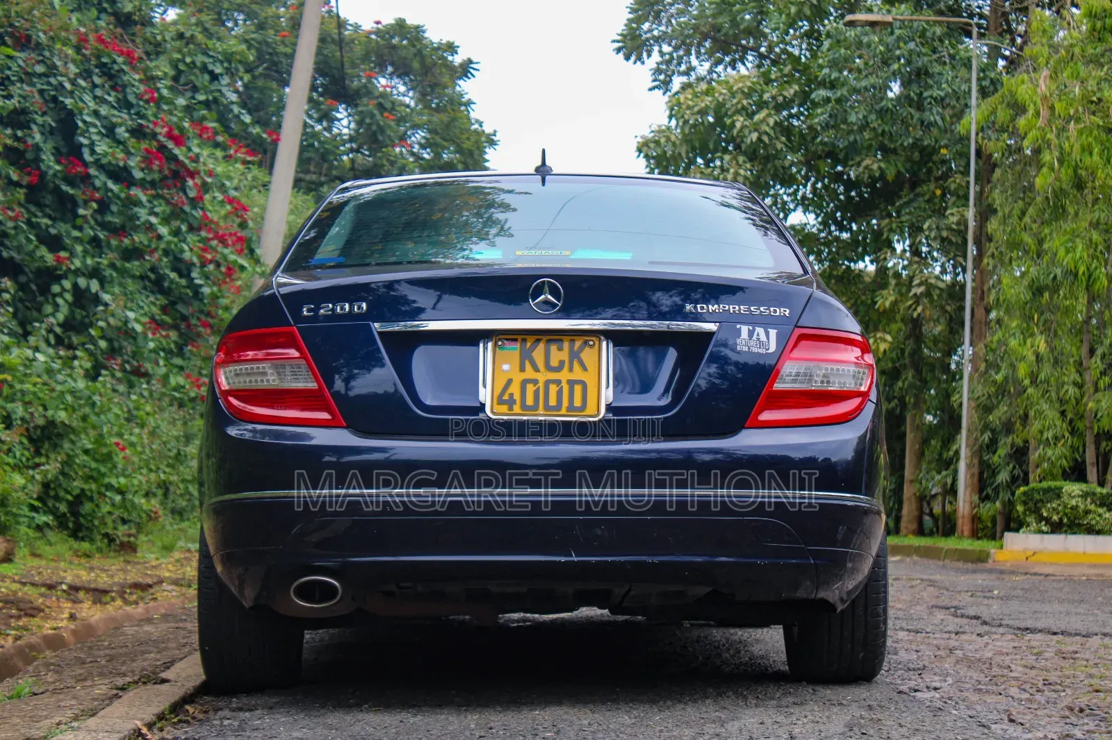 Mercedes-Benz C200 2010 Blue
