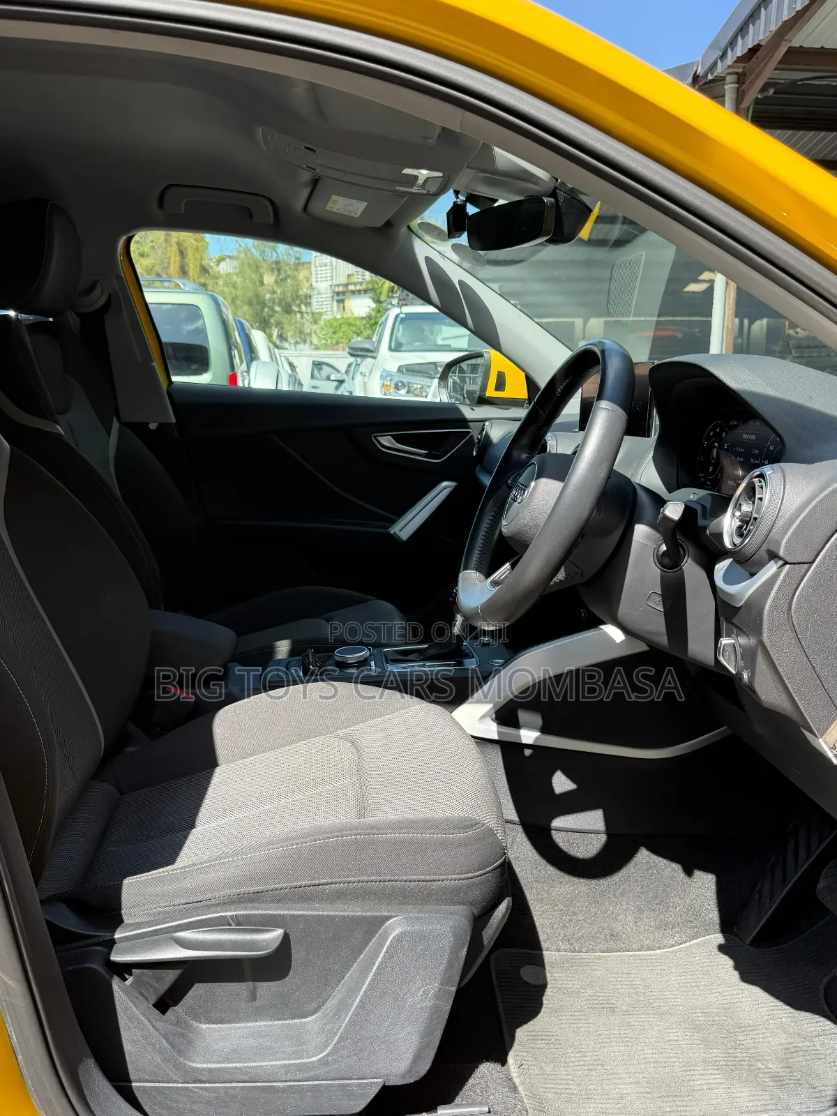 Audi Q2 2018 Yellow