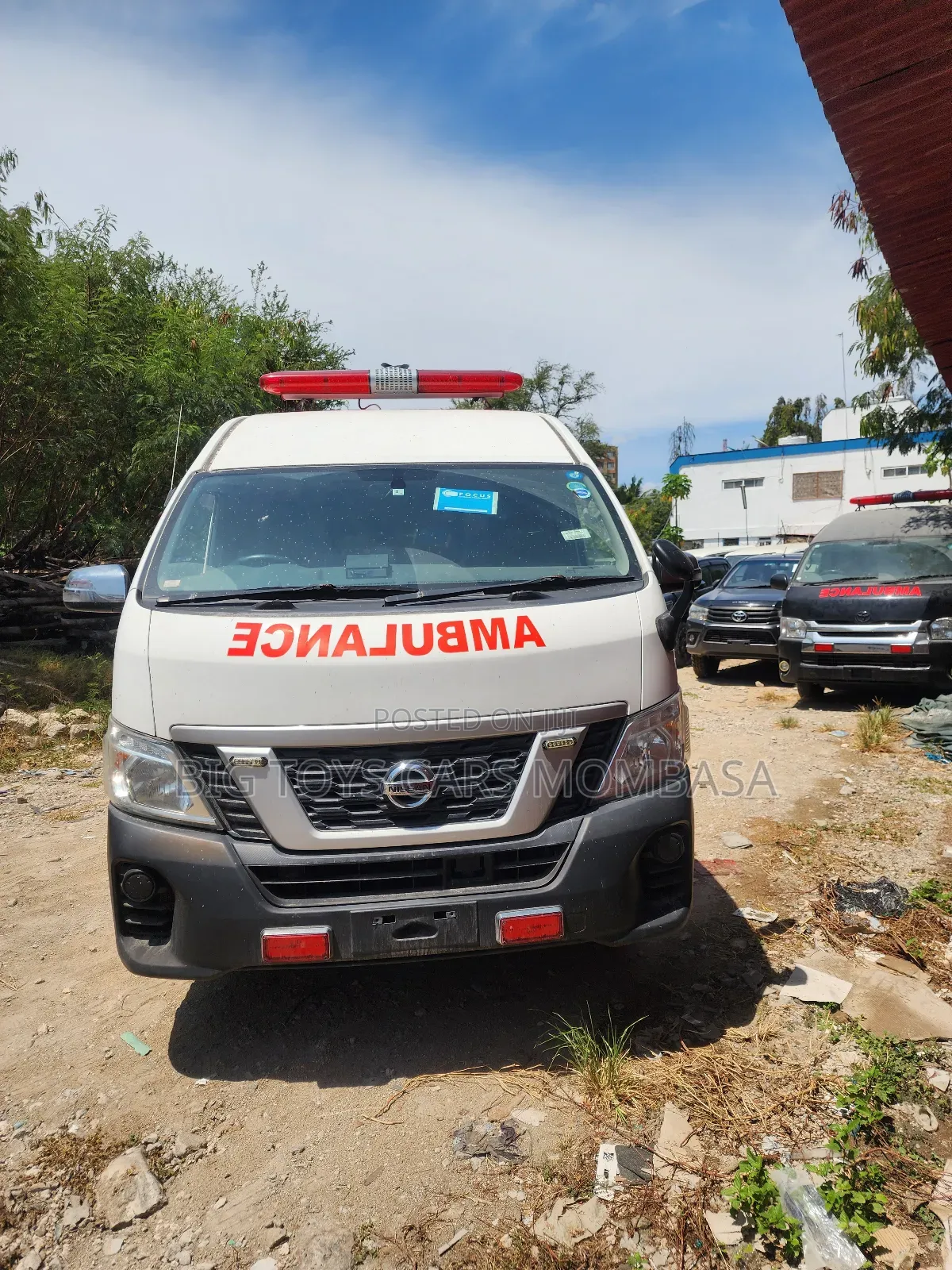 Nissan Caravan (Urvan) 2018 White