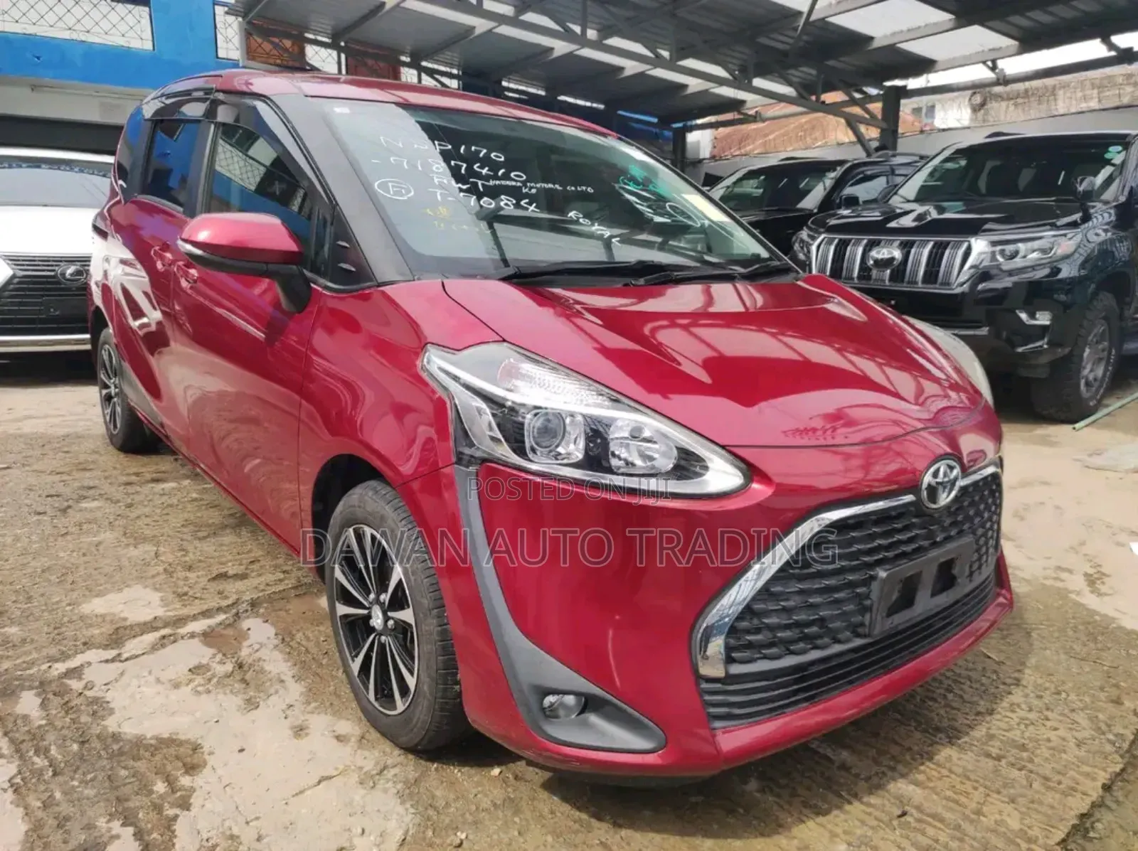 Toyota Sienta 2019 Red