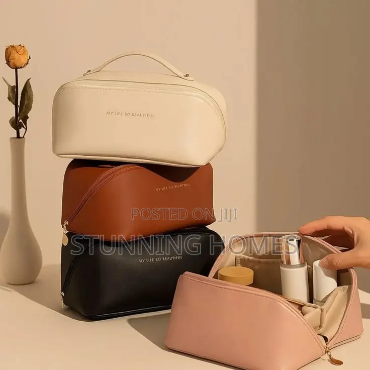 Portable Makeup And Cosmetics Storage Bag