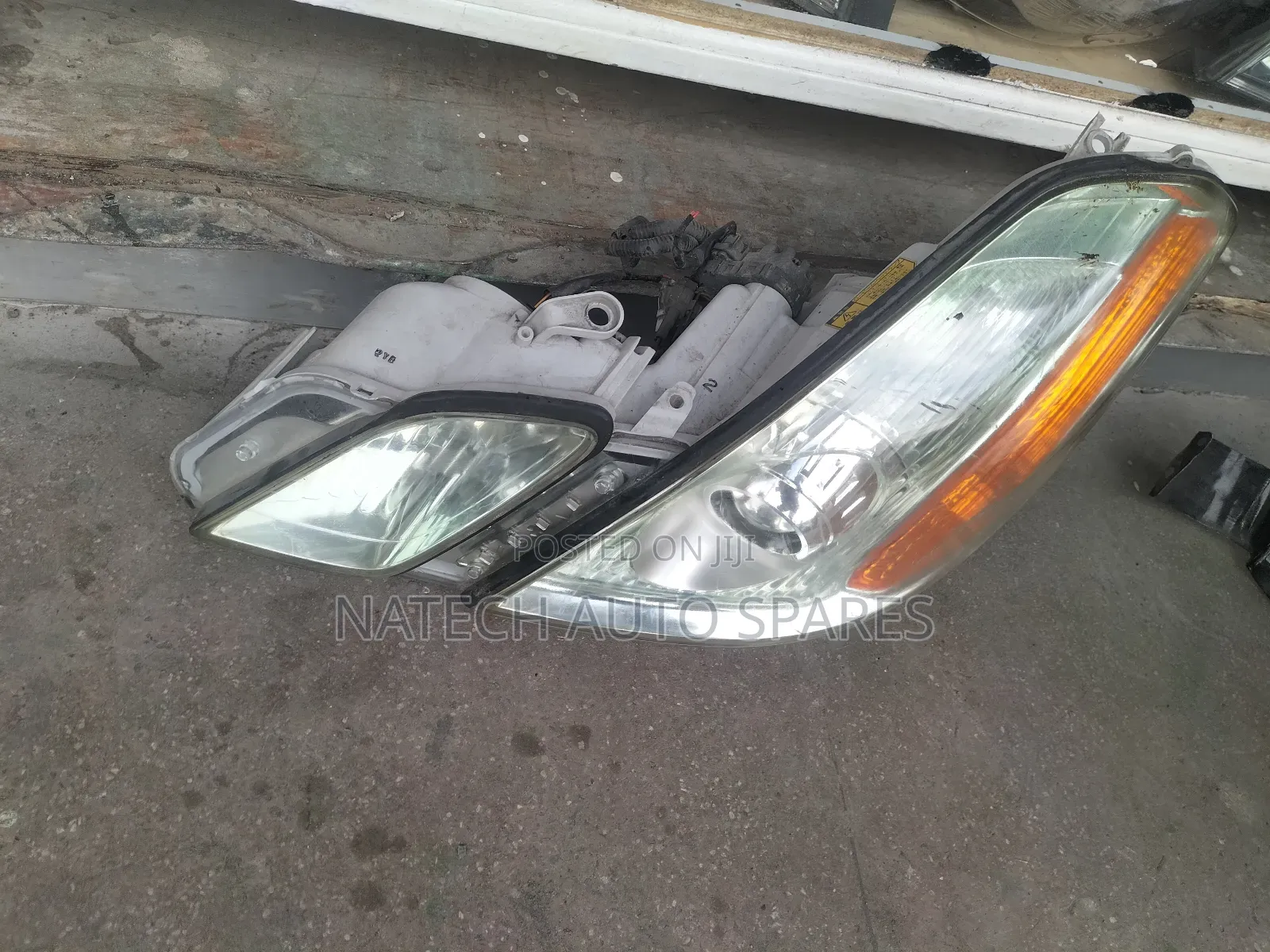 Toyota Mark 2 Blitz Headlight