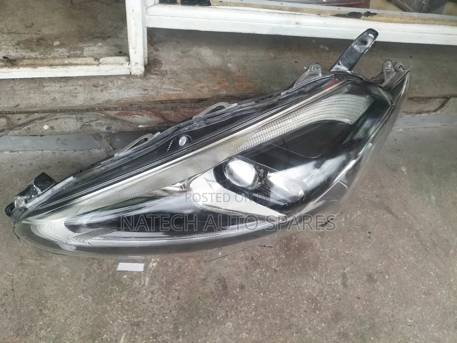 Toyota Sienta 2017 Headlight