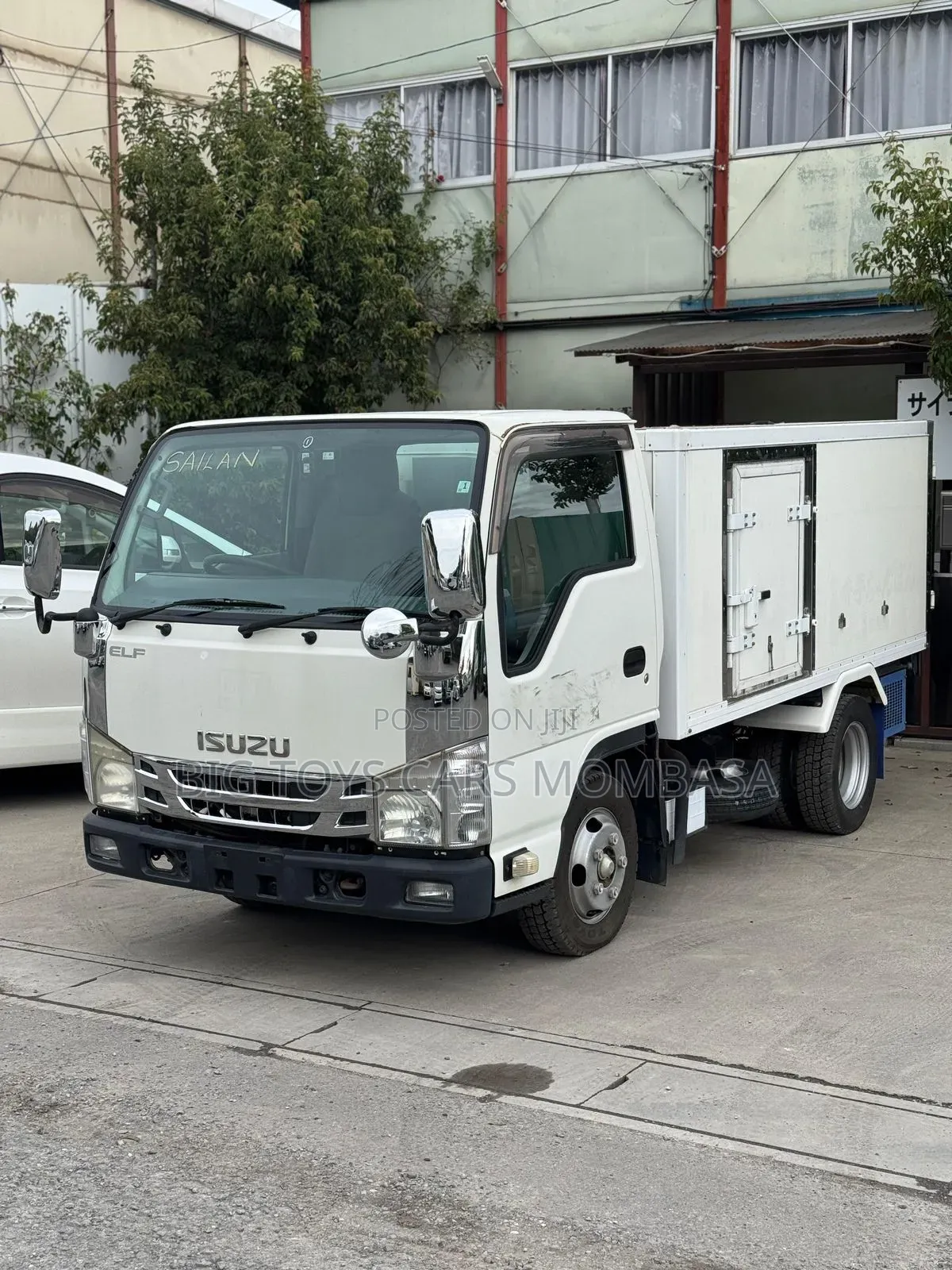 Isuzu Elf NKR Refrigerator Body