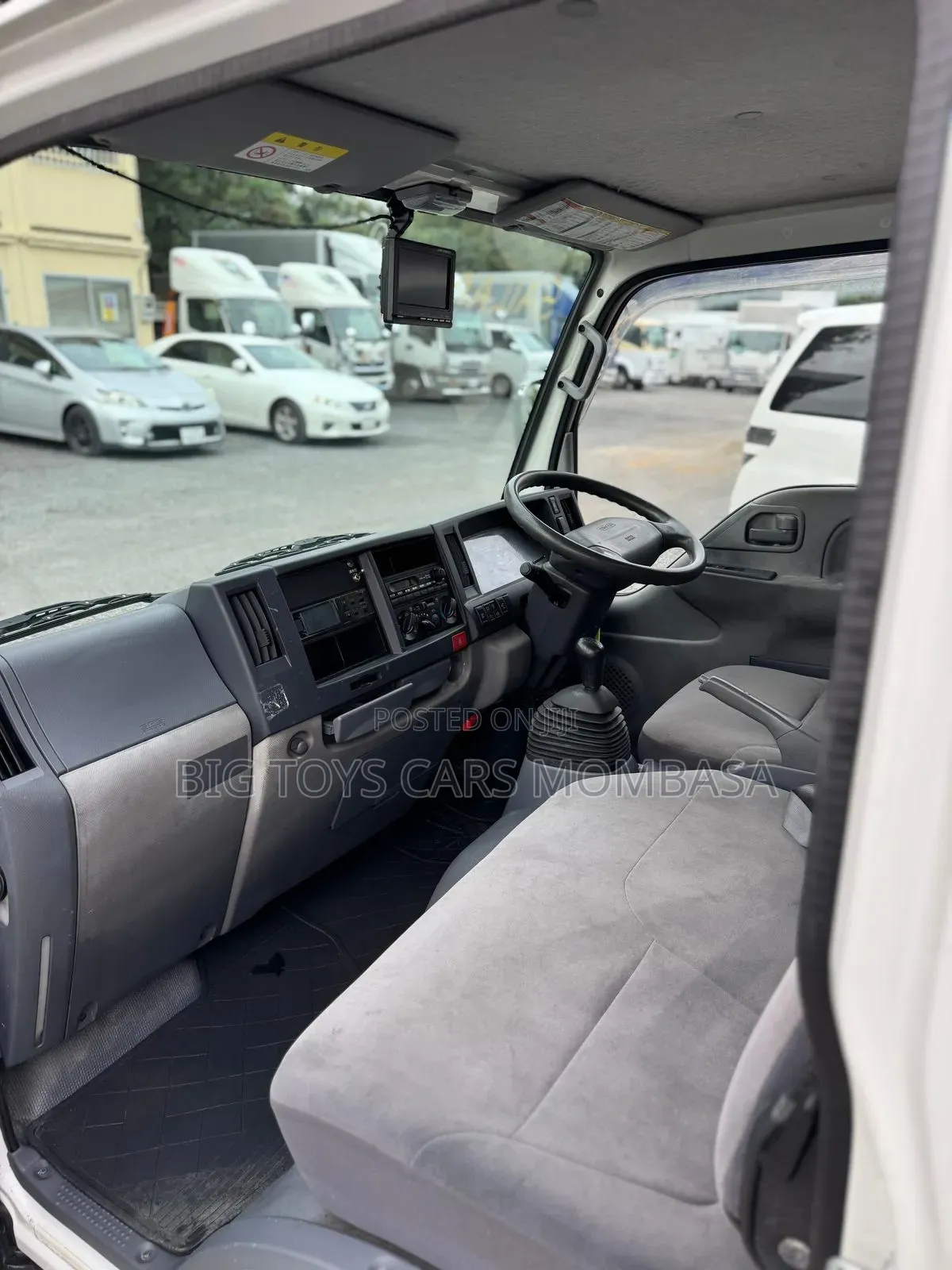 Isuzu Elf NKR Refrigerator Body