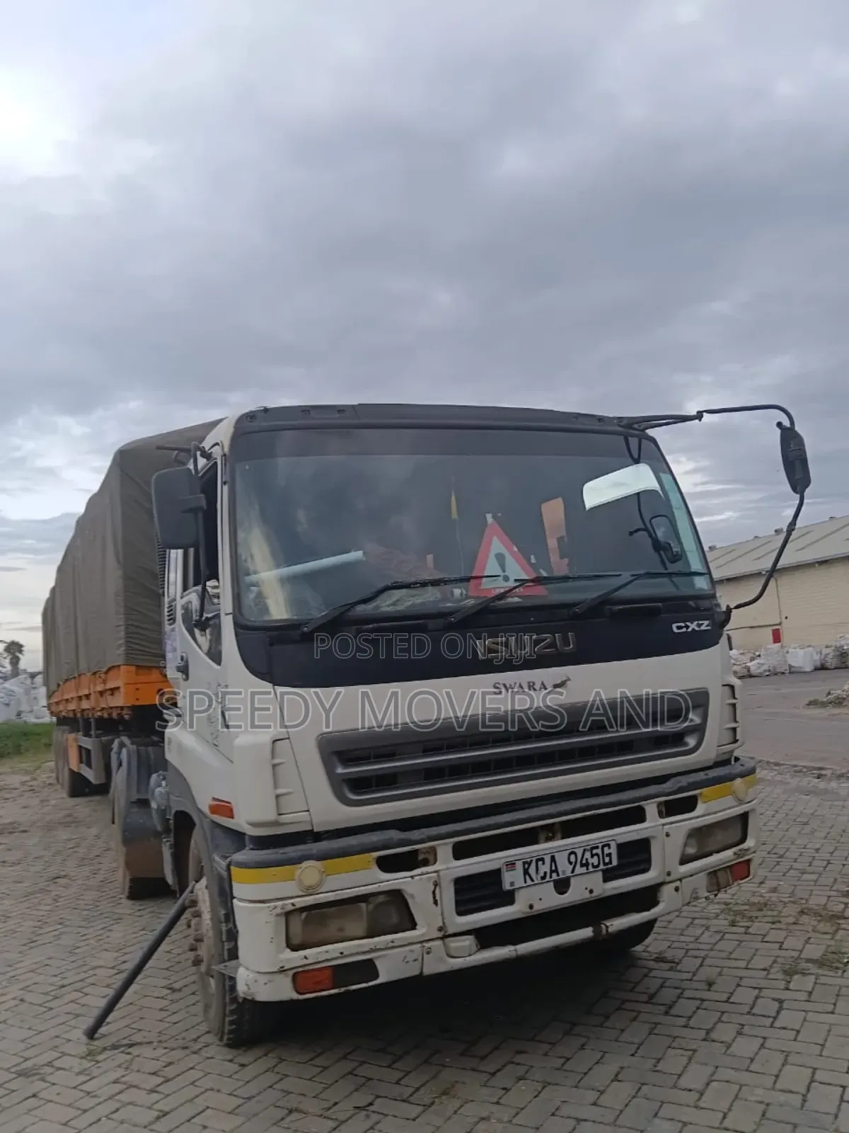 Trailers for Transit Within/Across Border Errandsare Readily Available