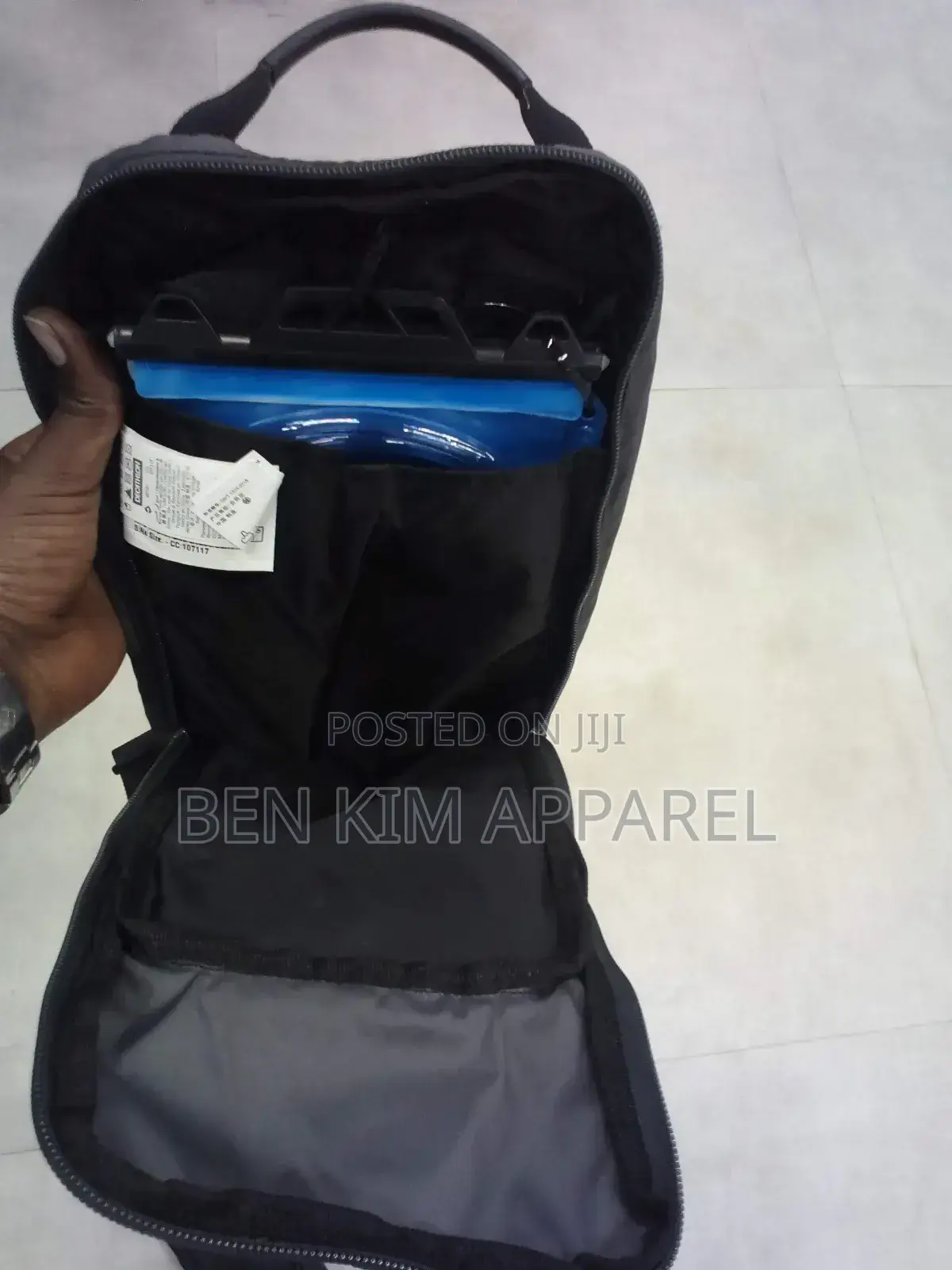 5 Litres Sports Bag With 1 Litre Hydration Water Bladder.