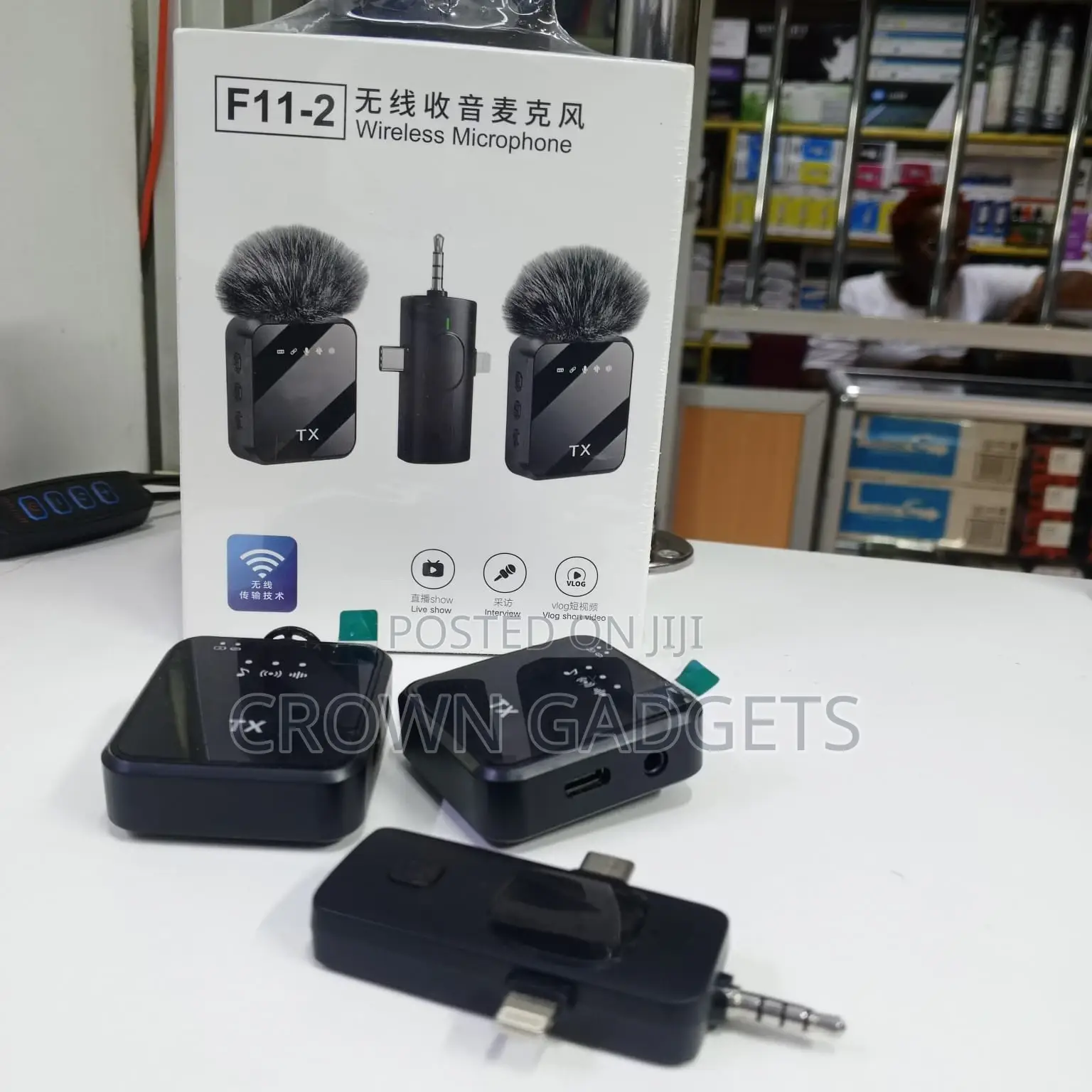 F11-2 Clip-on Wireless Mic System With Noise Reduction