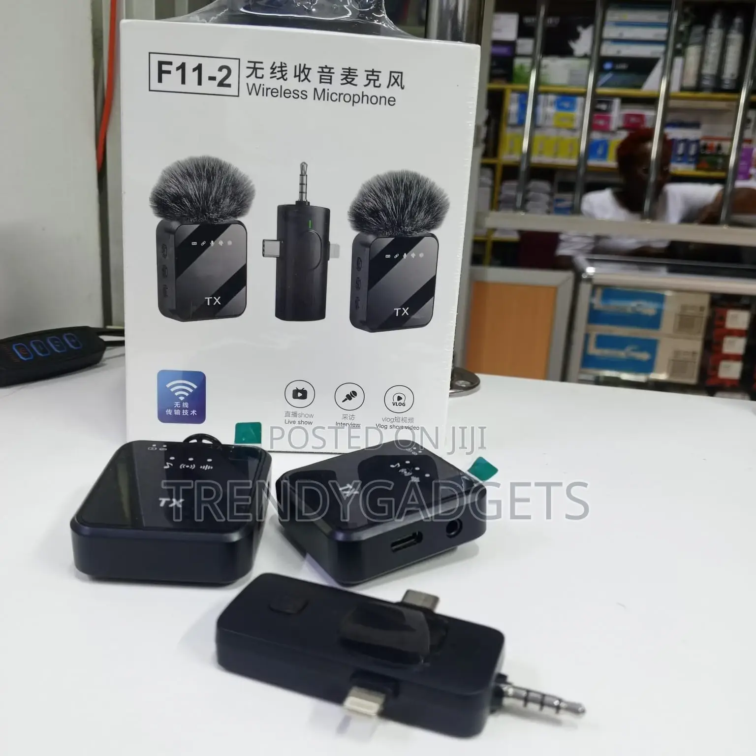 F11-2 Clip-on Wireless Mic System With Noise Reduction
