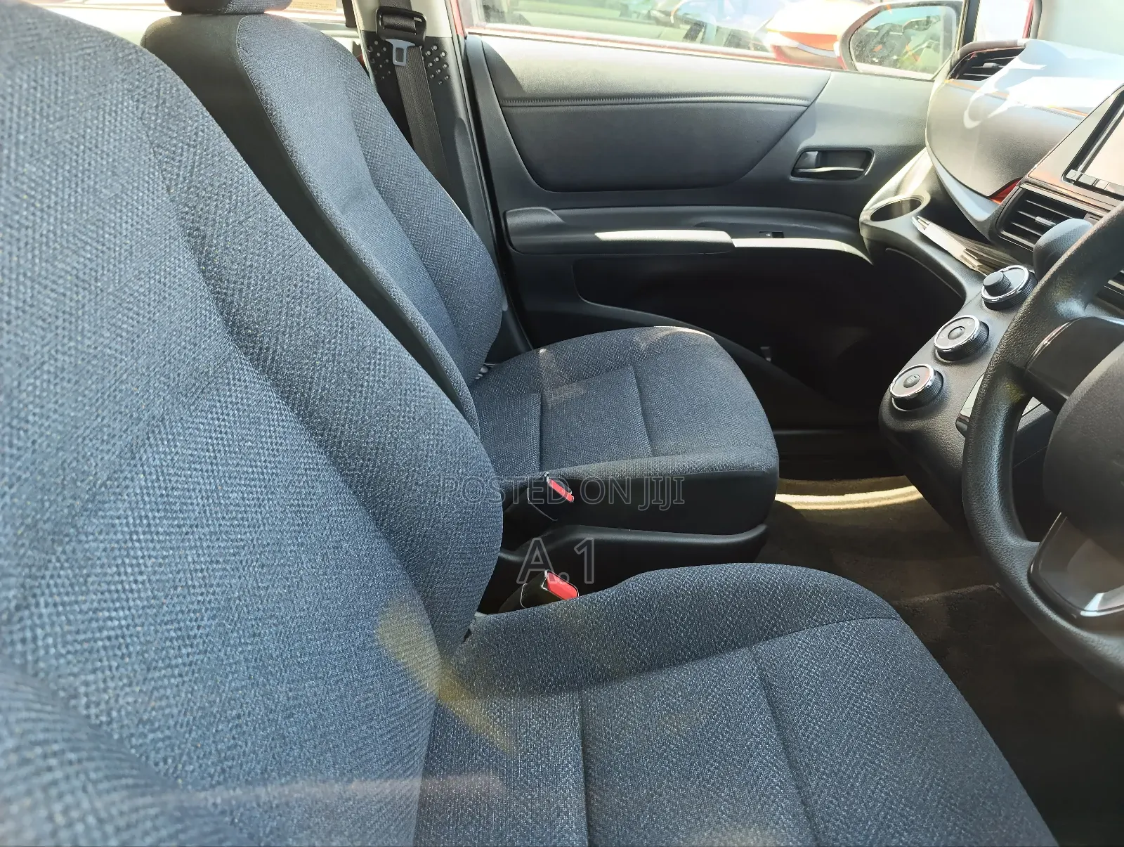 Toyota Sienta 1.5 FWD 2018 Maroon