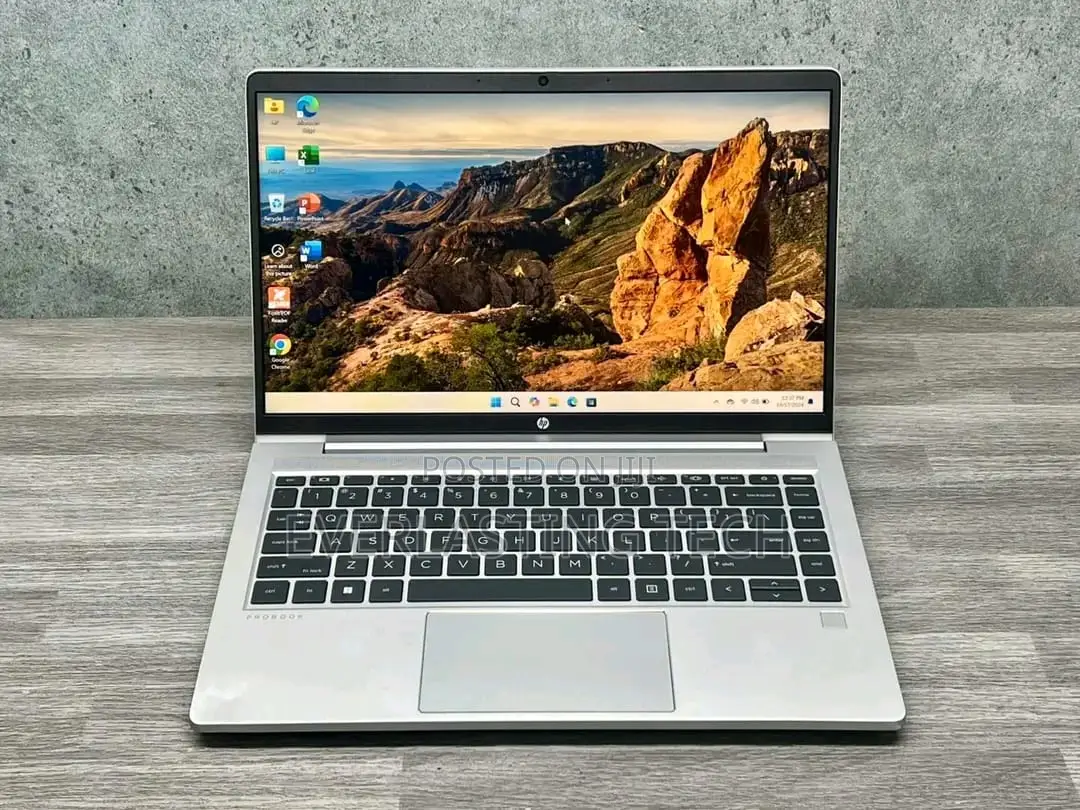New Laptop HP 8GB AMD Ryzen 5 SSD 512GB