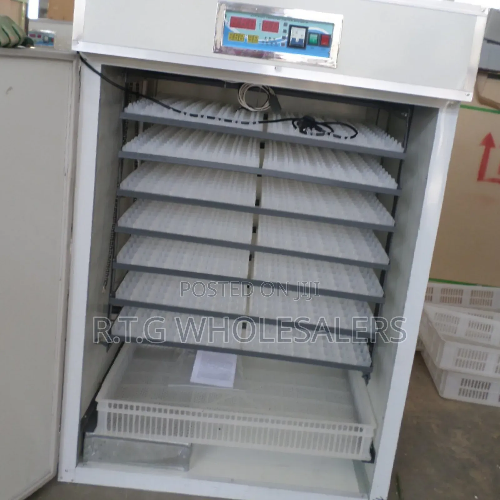 High-Capacity 1056 Egg Incubator With Automatic Settings