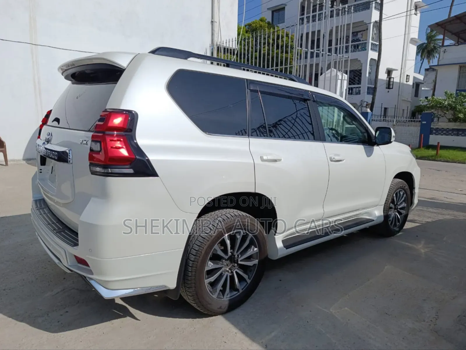 Toyota Land Cruiser Prado 2.8 2019 White