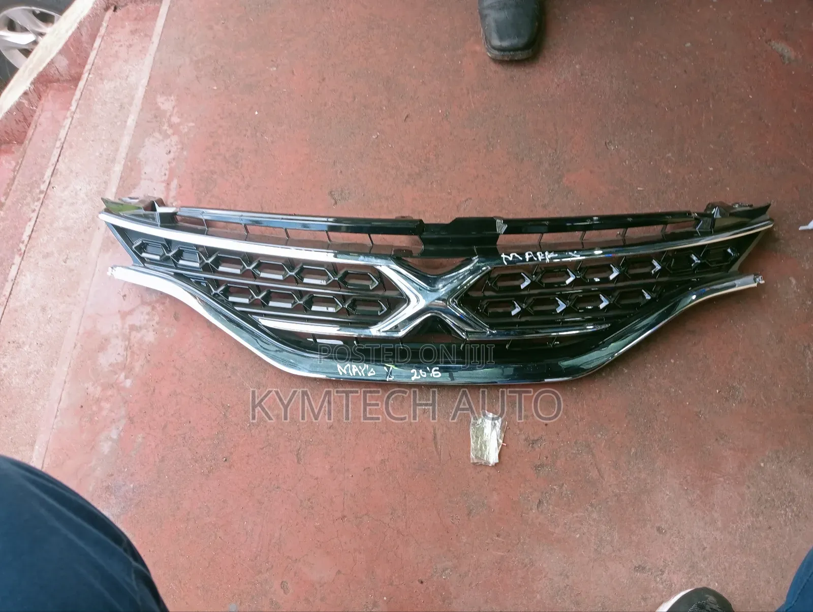 Grille Mark X 2015
