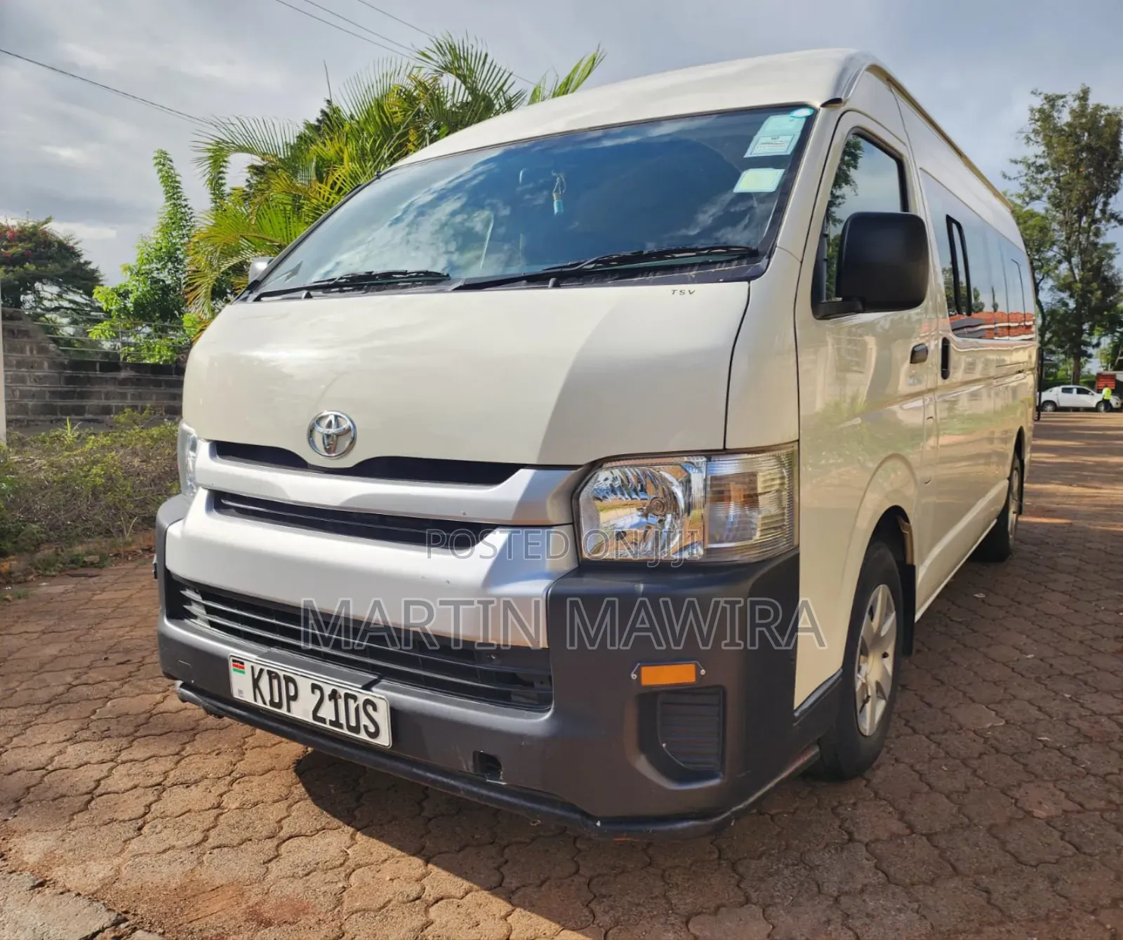 Toyota HiAce 2023 White