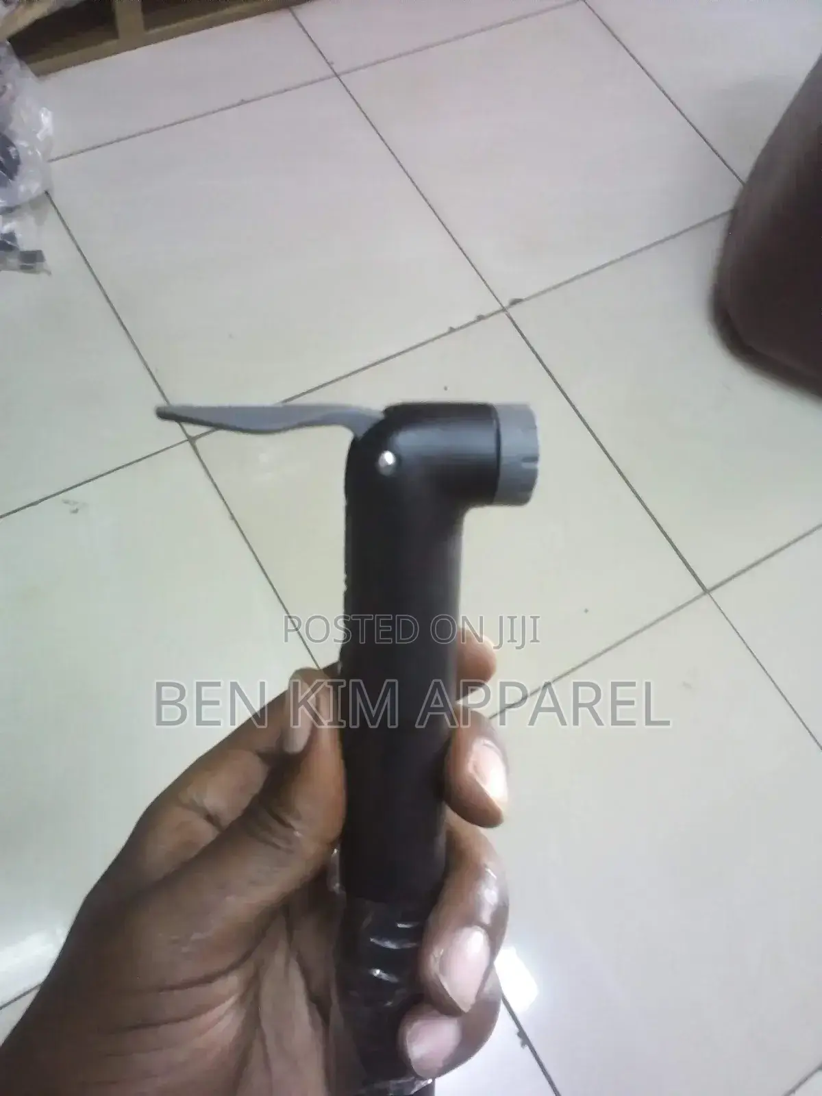 Universal Lock Unlock Bike Pump Black 24cms, 105gms All Valves Fit.