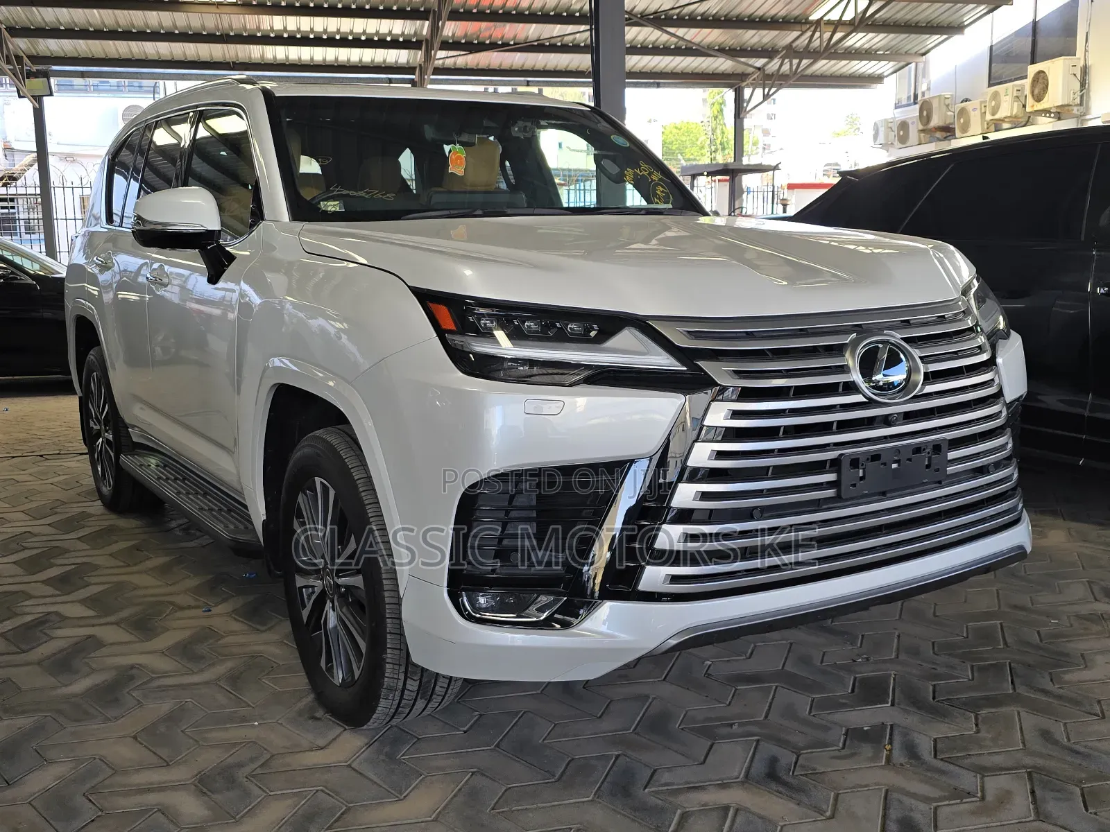 Lexus LX LX 600 2023 White