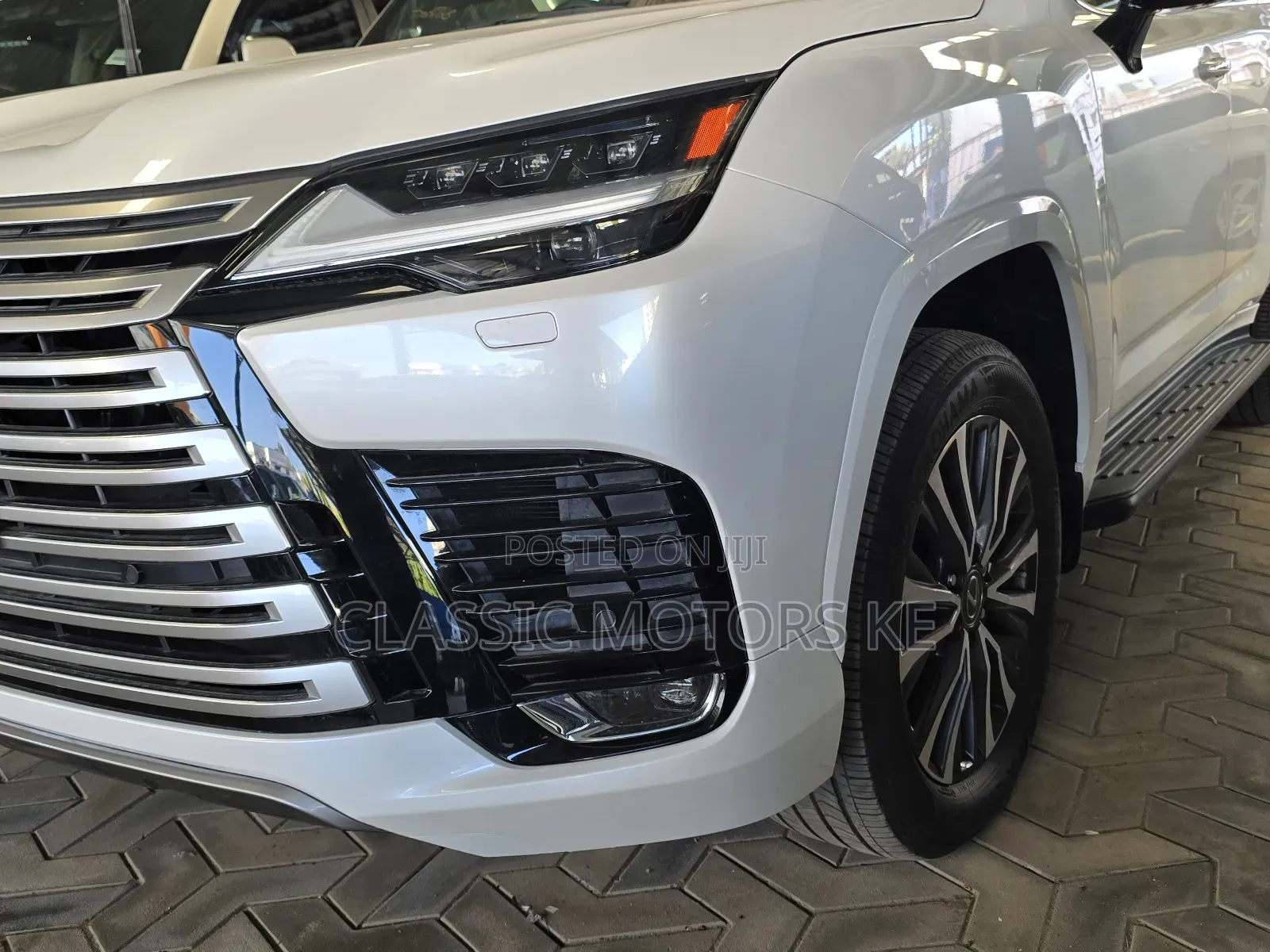 Lexus LX LX 600 2023 White