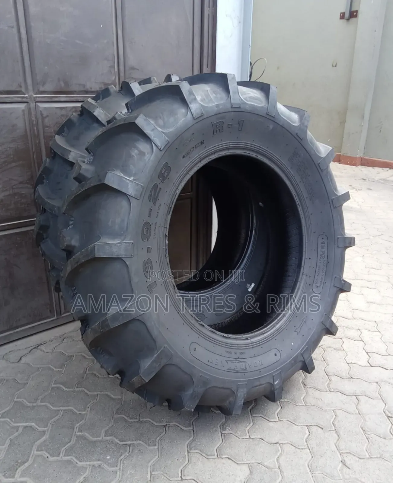 16.9-28 Roadhiker Tires [Tractor Agriculture]
