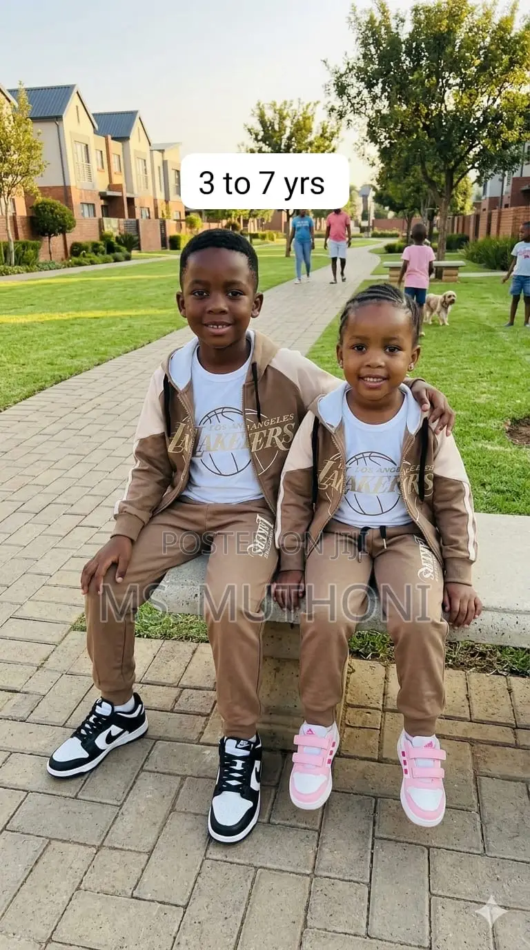 Quality Unisex Kids 3 Piece Tracksuits (3-7 Yrs )