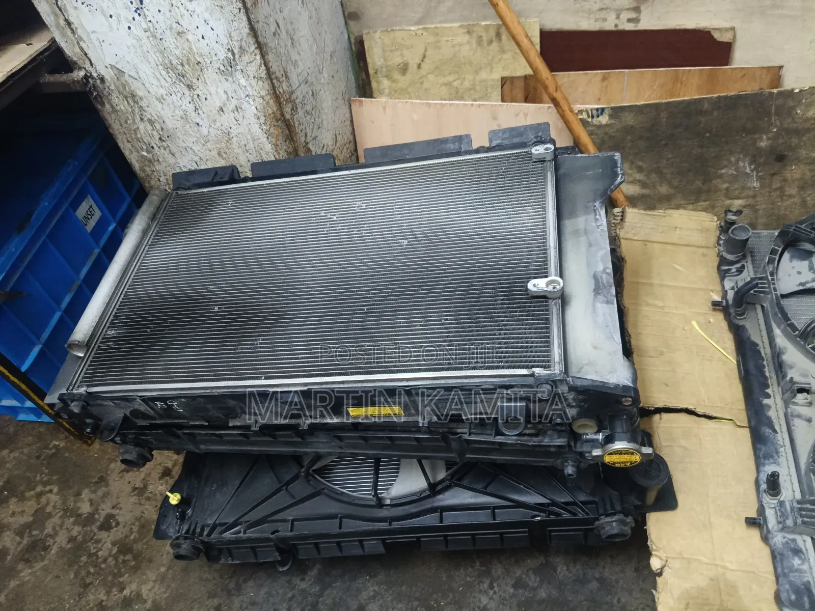 Radiators Extrail Nt32 Complete With Ac Fun.