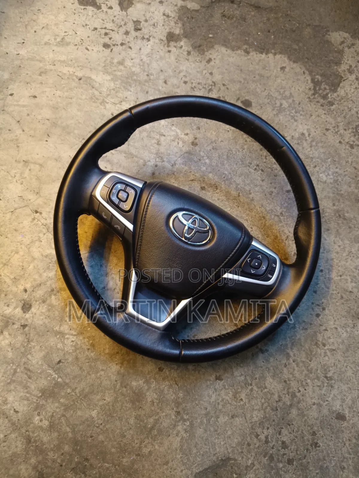 Steering Wheel Harrier 2015 Model.