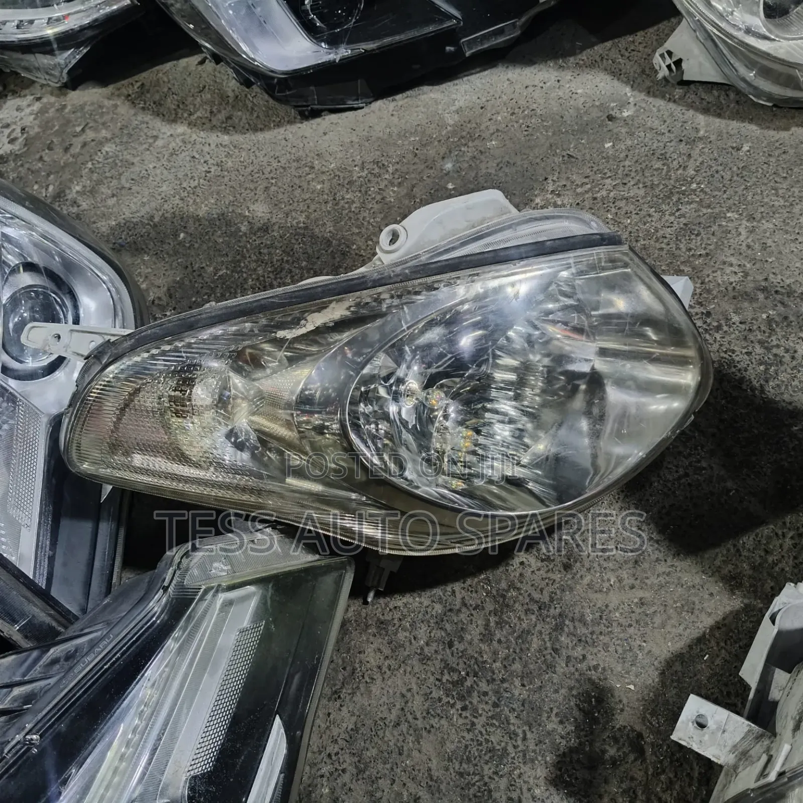 Toyota Verosa Headlight