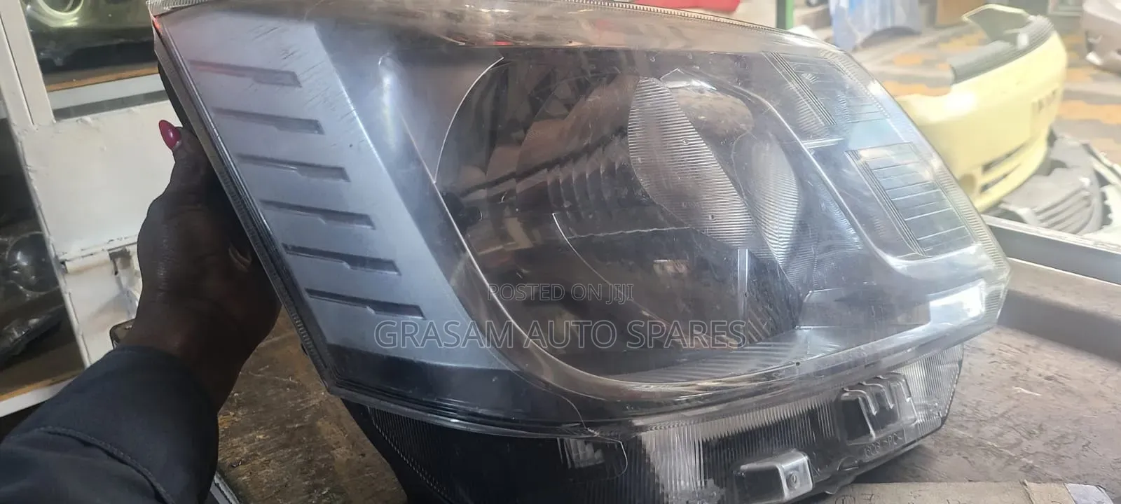 Nissan Move Headlight