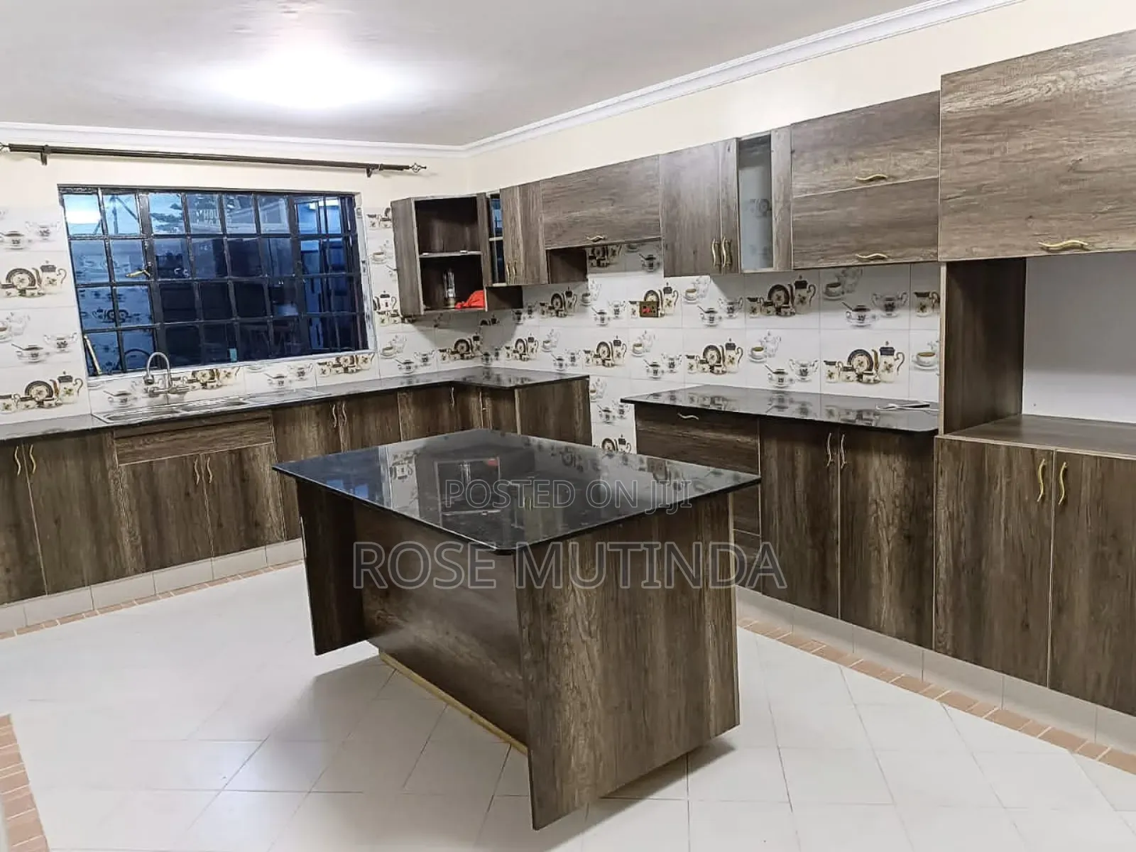 Furnished 9bdrm Bungalow in Kitengela for sale